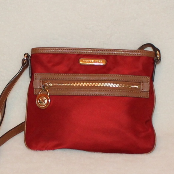 👜 Michael Kors Kempton Crossbody Bag - Picture 1 of 7